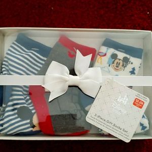 New in box set of 3 Disney socks
